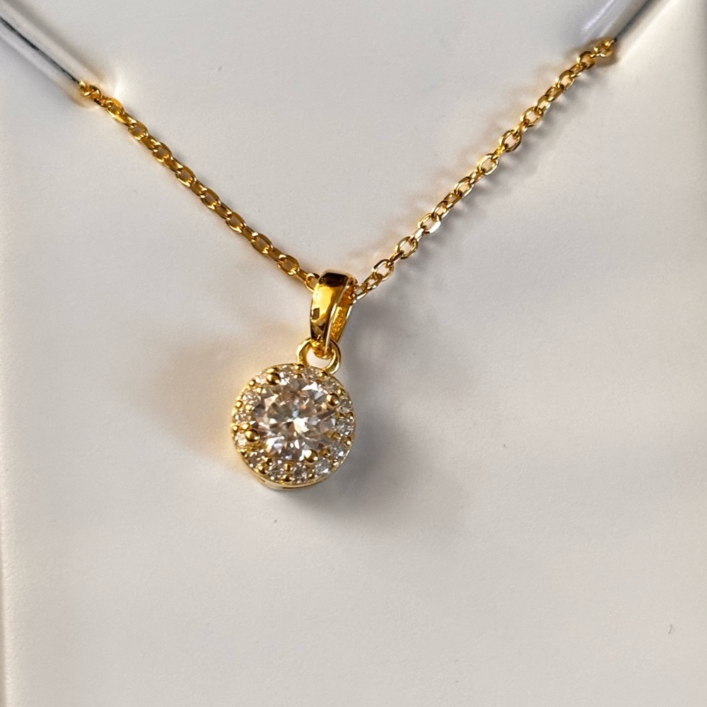 Elegant Gold Moissonite Pendant Necklace